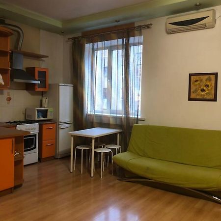 Квартира-Студия На Котляра 哈尔科夫 外观 照片